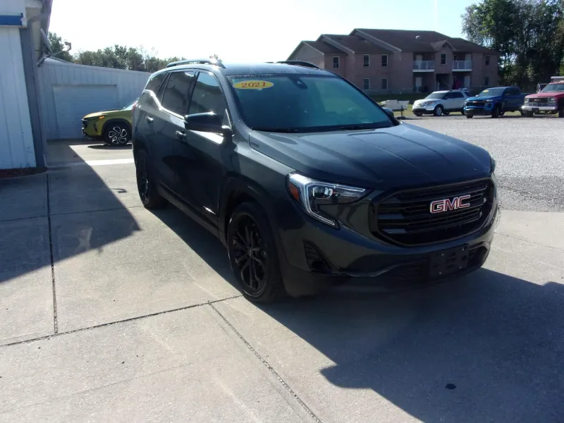2021 GMC Terrain SLT — front three-quarter view