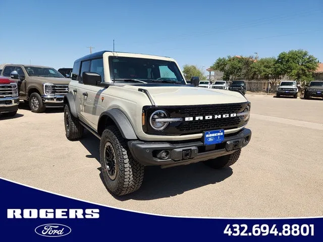 2026 Ford Bronco Badlands in Beige — front three-quarter view