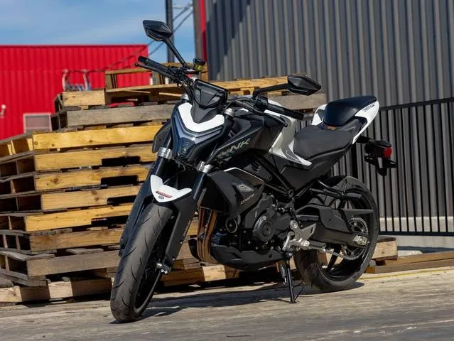 2026 CFMOTO 450NK — front three-quarter view