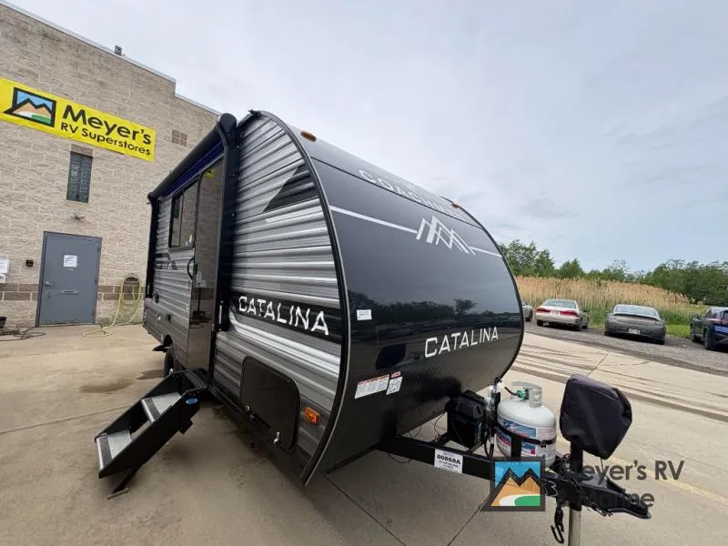 2025 Coachmen RV Catalina Summit Series 7 154RBX — front three-quarter view