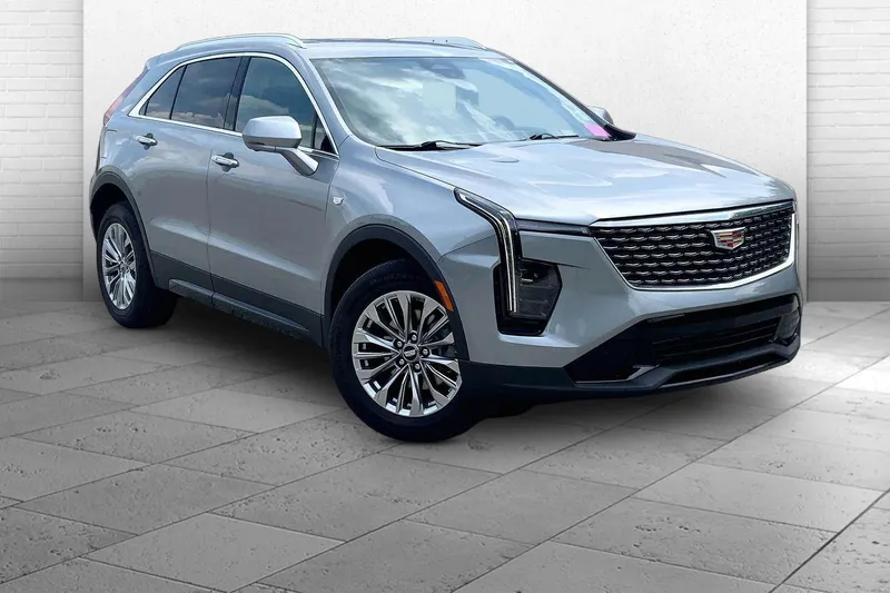 2025 Cadillac XT4 Premium Luxury in Argent Silver Metallic — front three-quarter view