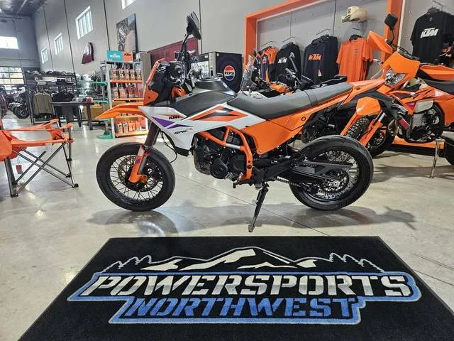 2026 KTM 390 SMC R — front three-quarter view