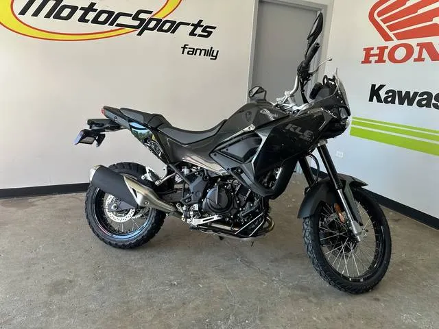 2026 Kawasaki KLE®500 ABS — front three-quarter view