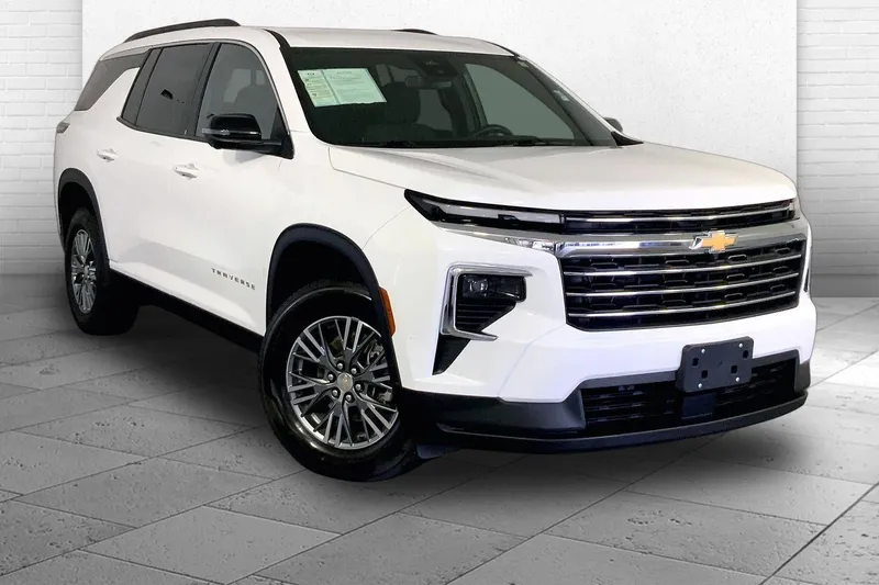 2024 Chevrolet Traverse LT in Summit White — front three-quarter view