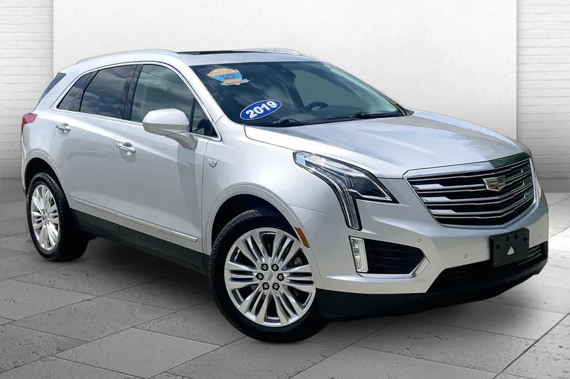 2019 Cadillac XT5 Premium Luxury AWD in Radiant Silver Metallic — front three-quarter view