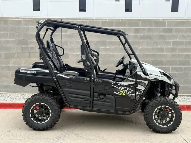 2025 Kawasaki Teryx4™ S LE — front three-quarter view