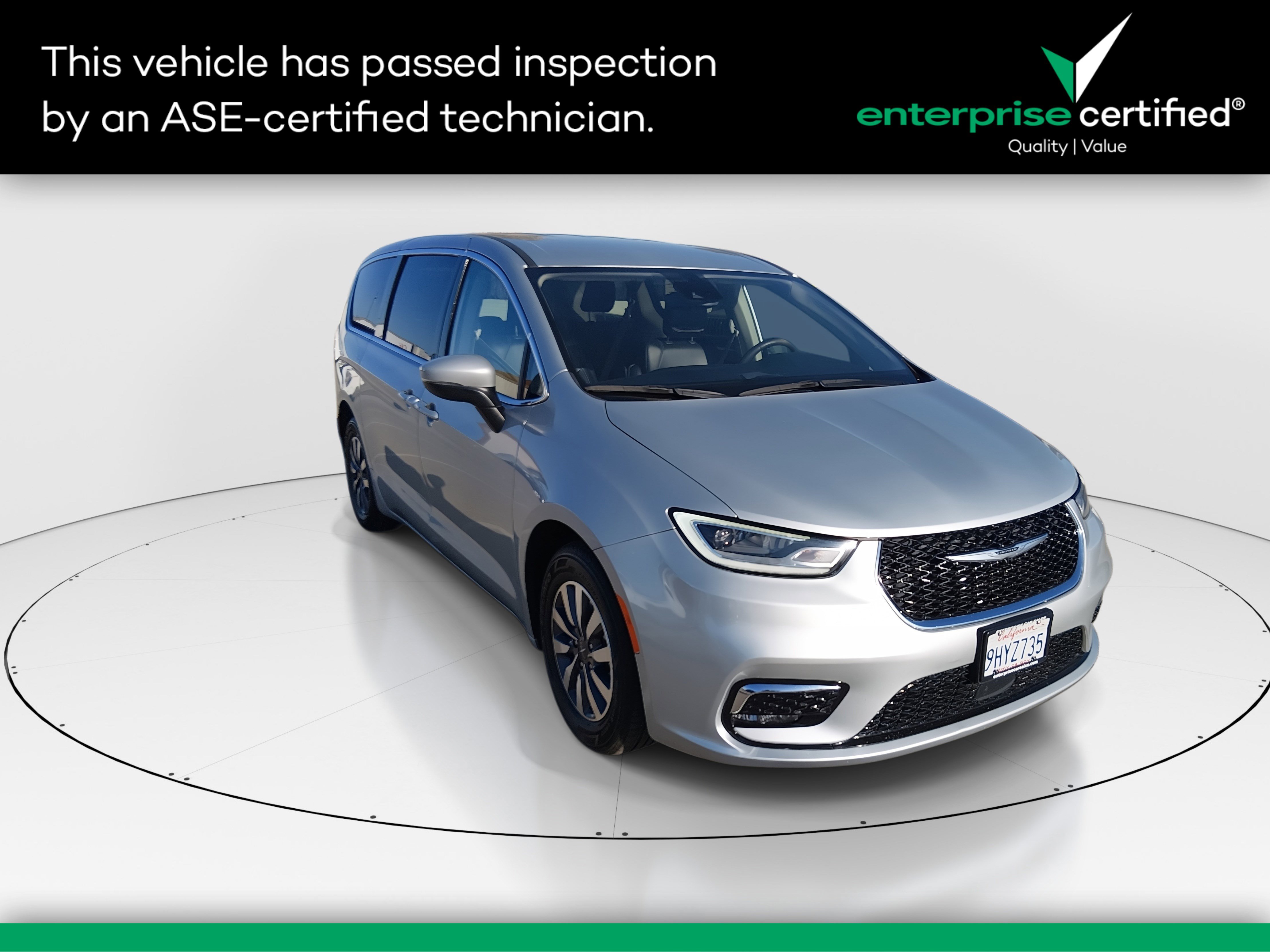 2023 Chrysler Pacifica Hybrid Touring L FWD — front three-quarter view