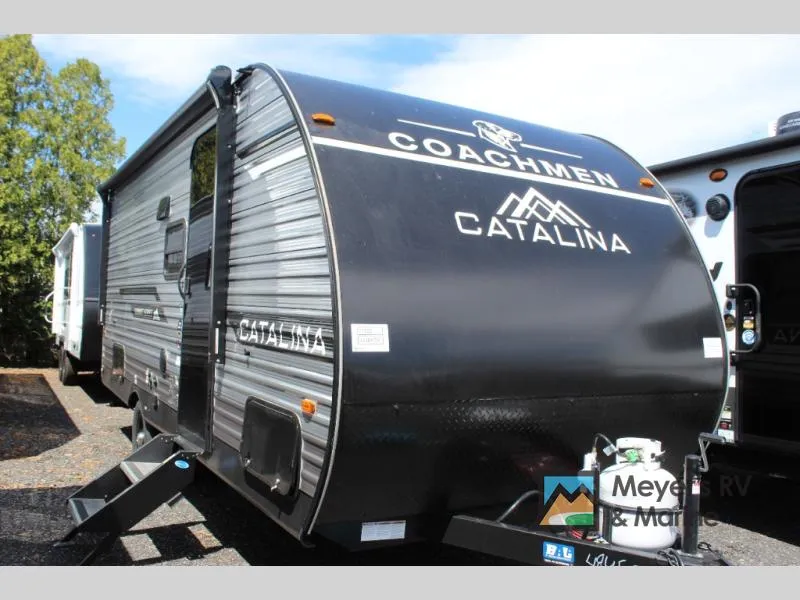 2026 Coachmen RV Catalina Summit Series 7 184BHSX — front three-quarter view