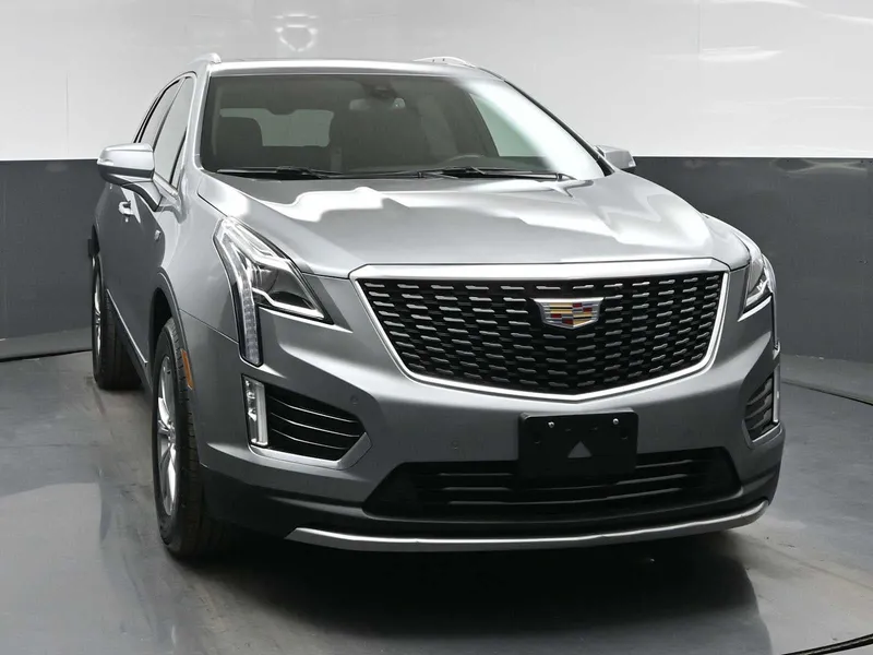 2023 Cadillac XT5 Premium Luxury in Argent Silver Metallic — front three-quarter view