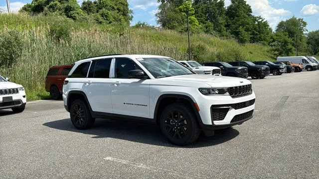 2026 Jeep Grand Cherokee — side profile view