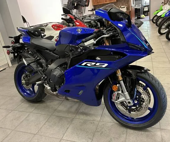 2026 Yamaha YZF-R9 — front three-quarter view
