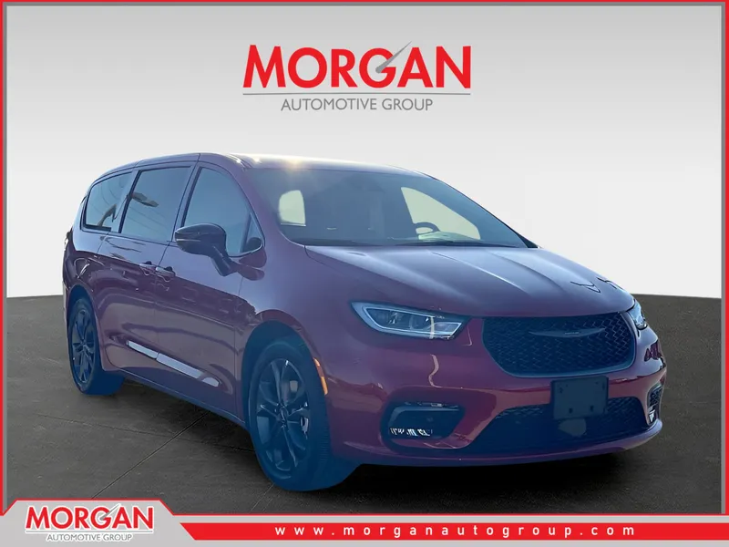 2026 Chrysler Pacifica Select in Red — front three-quarter view