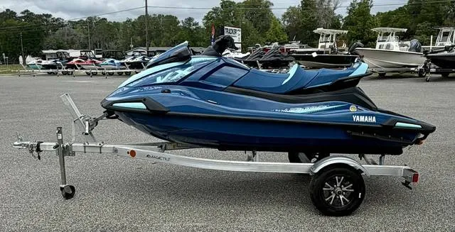 2026 Yamaha VX Cruiser® — front three-quarter view