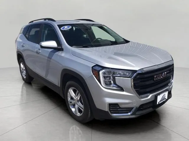 2022 GMC Terrain SLE in Quicksilver Metallic — front three-quarter view