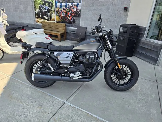 2024 Moto Guzzi V9 Bobber — front three-quarter view
