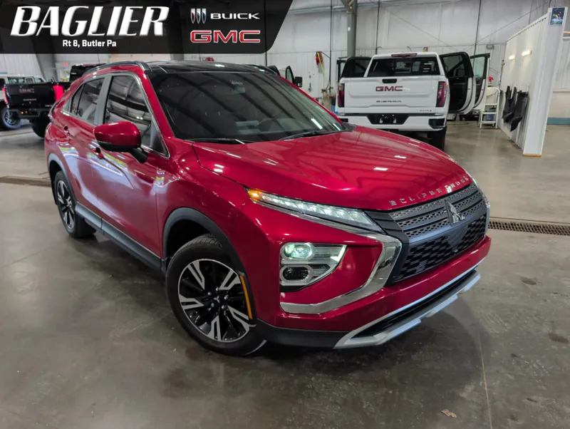 2024 Mitsubishi Eclipse Cross SE S-AWC in Red — front three-quarter view