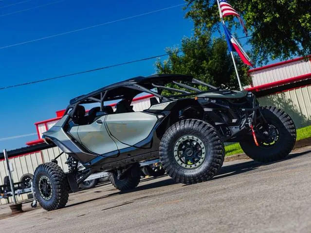 2026 Can-Am® Maverick R MAX X rc