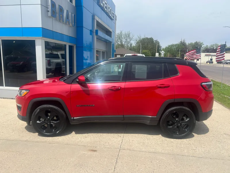 2021 Jeep Compass Altitude — front three-quarter view