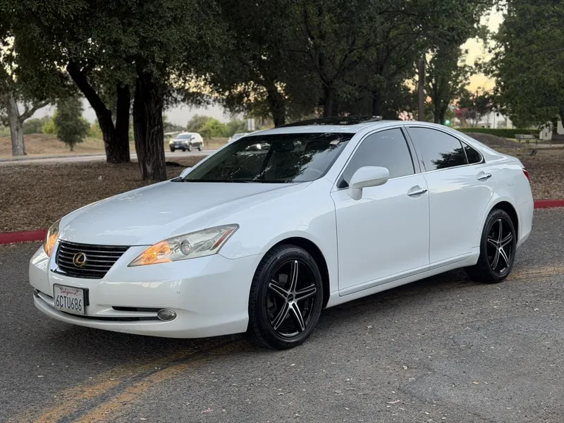 2008 Lexus ES 350 in White — front three-quarter view