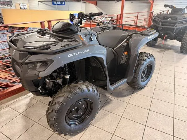 2026 Can-Am® Outlander DPS 700 — front three-quarter view