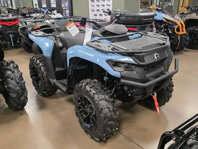 2026 Can-Am® Outlander XT 700 — front three-quarter view