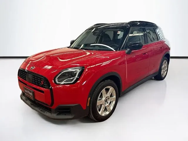 2025 MINI COUNTRYMAN S in Chili Red II — front three-quarter view