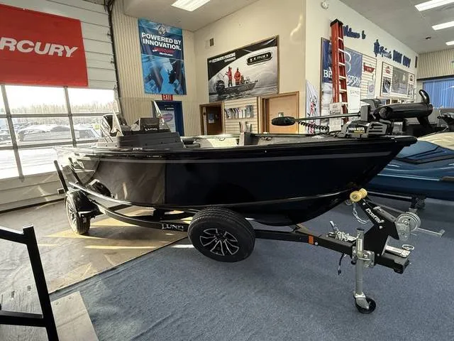 2026 Lund 1700 EXPLORER SIDE CONSOLE — front three-quarter view