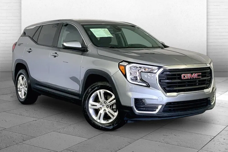 2024 GMC Terrain SLE in Sterling Metallic — front three-quarter view