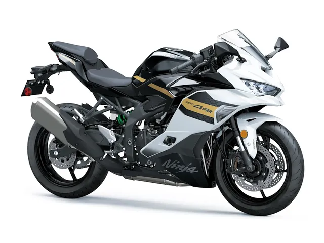 2026 Kawasaki Ninja® ZX™-4RR ABS — front three-quarter view