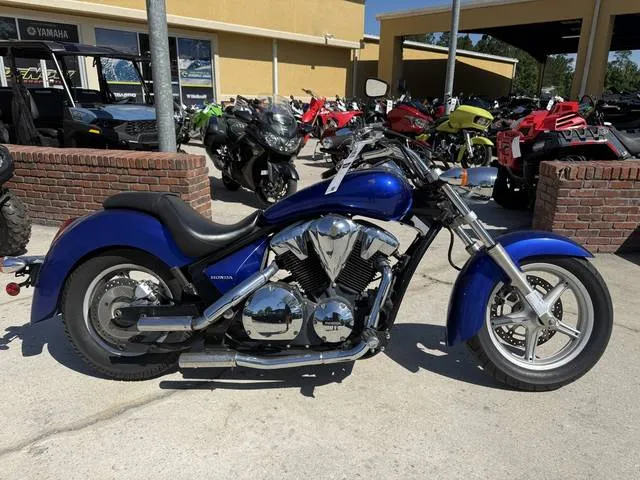 2015 Honda® Stateline — front three-quarter view