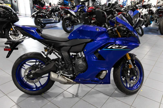 2026 Yamaha YZF-R7 — front three-quarter view