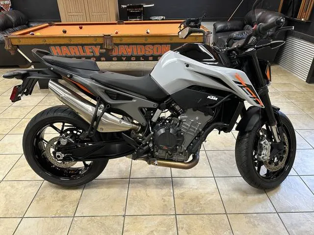 2023 KTM 790 Duke — front three-quarter view