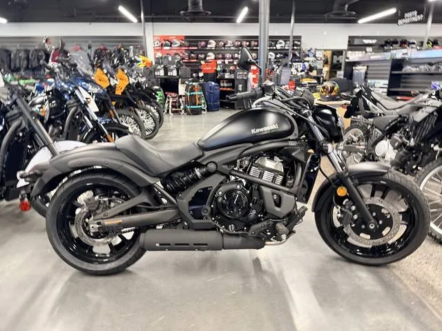 2026 Kawasaki Vulcan® S — front three-quarter view