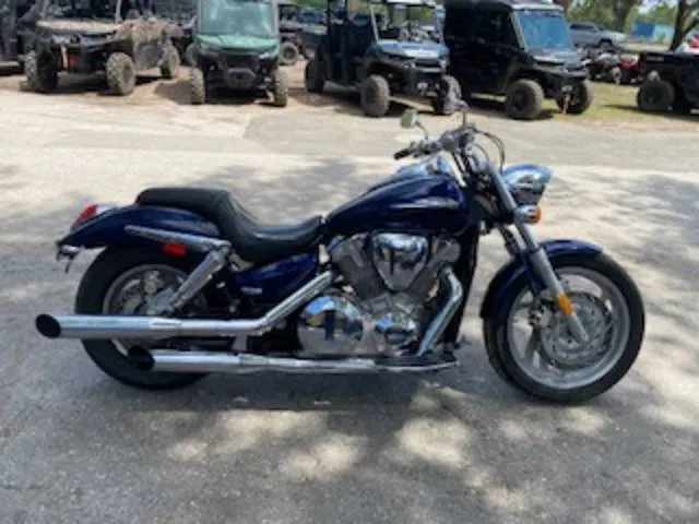 2007 Honda® VTX™ 1300 C — front three-quarter view