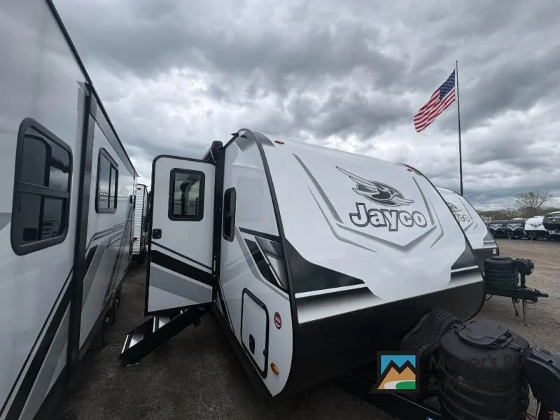 2026 Jayco Jay Feather 21MML — front three-quarter view