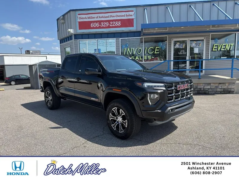 2024 GMC Canyon 4WD AT4 in Onyx Black — front three-quarter view