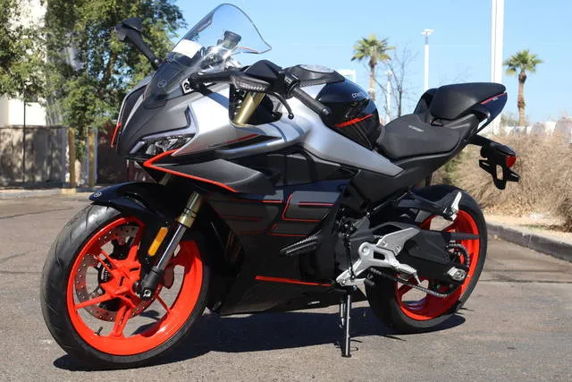 2026 CFMOTO 450SS — front three-quarter view