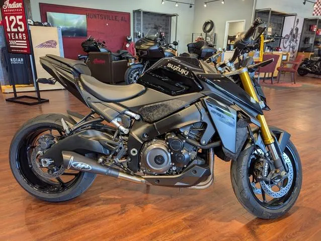2025 Suzuki GSX-S1000 — front three-quarter view