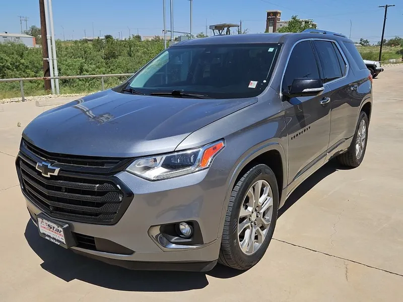 2020 Chevrolet Traverse Premier in Satin Steel Metallic — front three-quarter view