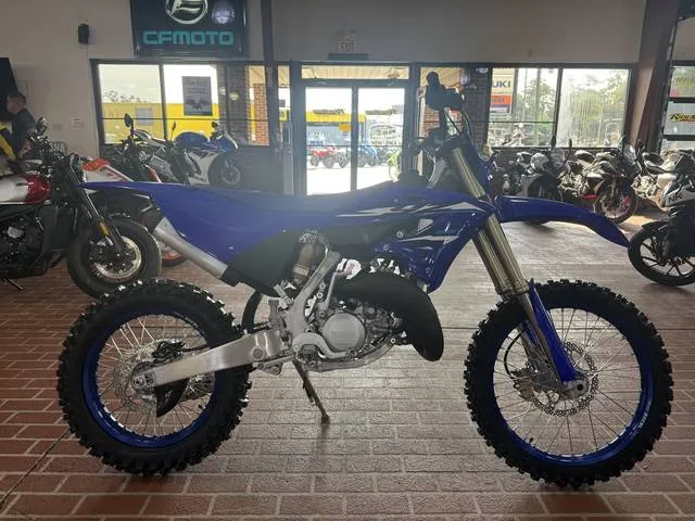 2026 Yamaha YZ125X — front three-quarter view