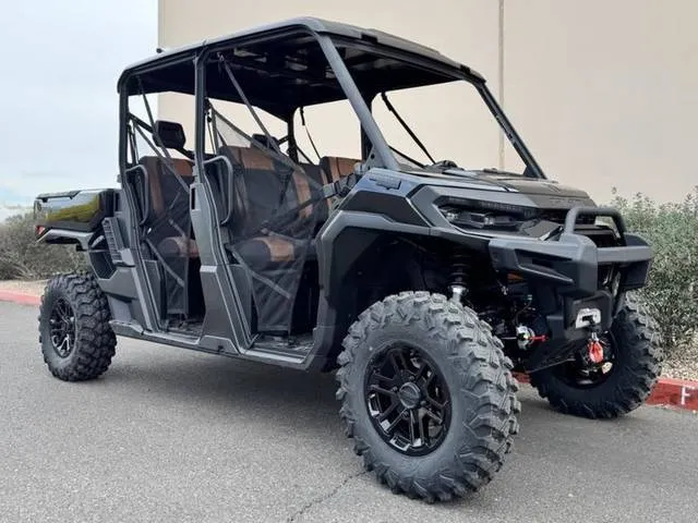 2026 Can-Am® Defender MAX LONE STAR HD11 — front three-quarter view