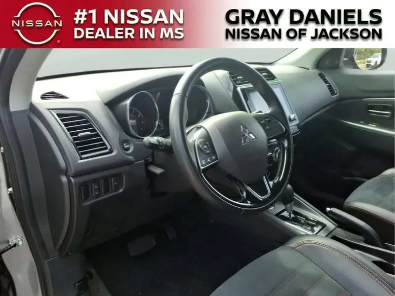 2024 Mitsubishi Outlander Sport — photo 10 view