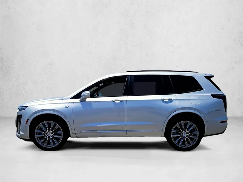2020 Cadillac XT6 — detail view