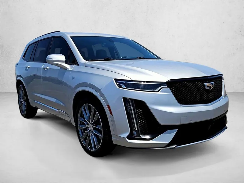 2020 Cadillac XT6 — side profile view