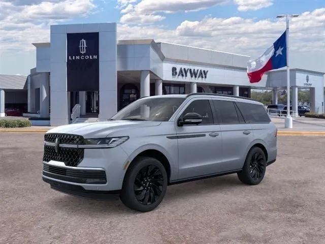 2026 Lincoln Navigator Reserve in Gray Mist Metallic Tri-Coat — front three-quarter view