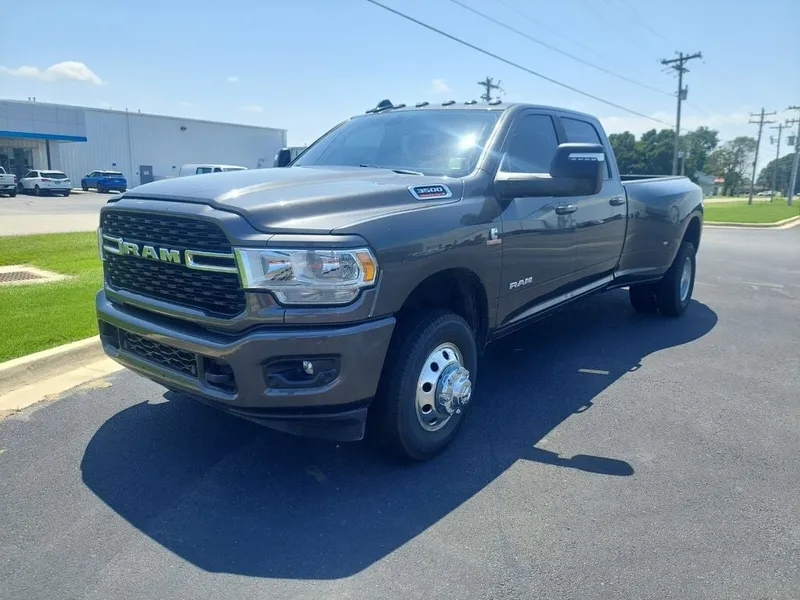 2024 RAM 3500 Big Horn Crew Cab 4x4 8' Box in Granite Crystal Metallic Clearcoat — front three-quarter view