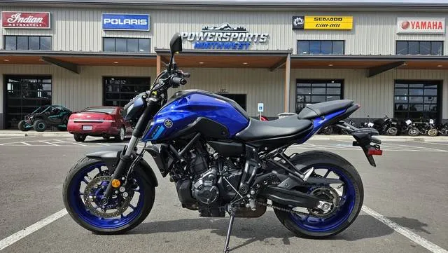 2023 Yamaha MT-07 — front three-quarter view
