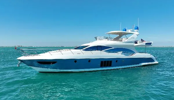 2014 Azimut 70 — front three-quarter view