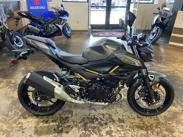 2026 Kawasaki Z500 ABS — front three-quarter view