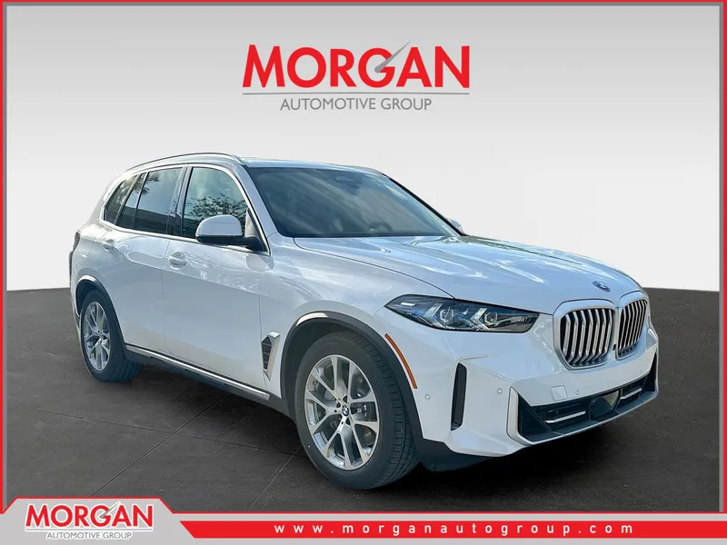 2026 BMW X5 xDrive50e in Alpine White — front three-quarter view